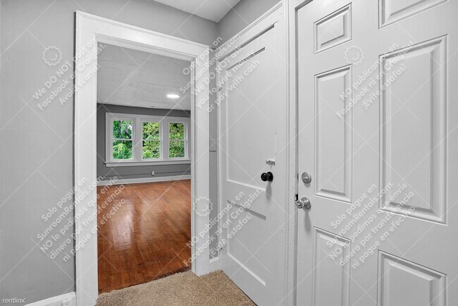 Foto del edificio - 1 br, 1 bath Duplex - 4044 Boulevard Pl B B