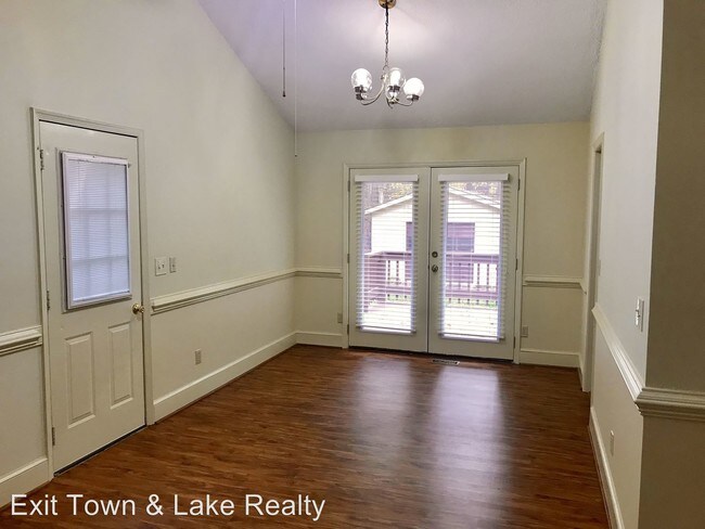 Building Photo - 5 br, 3 bath House - 720 Marrow St.