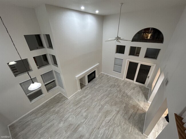 Foto del edificio - 3 br, 2.5 bath House - 5560 Cabrillo Court
