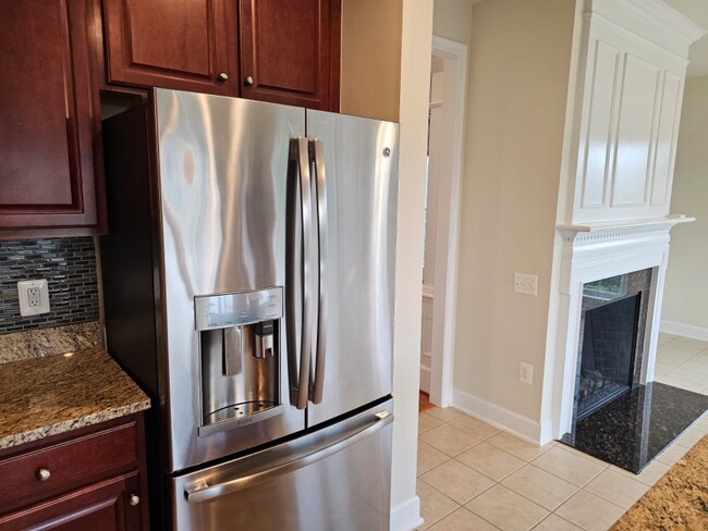 Foto del edificio - 2325 Brookmoor Ln