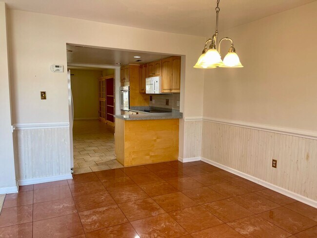 Building Photo - 3 Bed 2.5 Bath Chesapeake Bay Townhome!