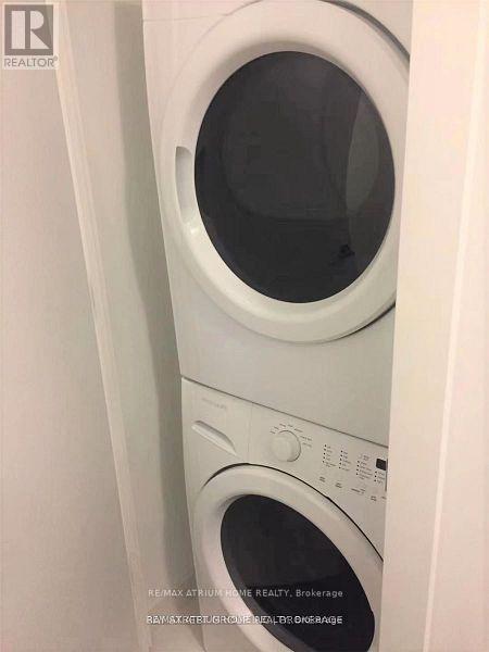 Photo du bâtiment - 200 Bloor St W