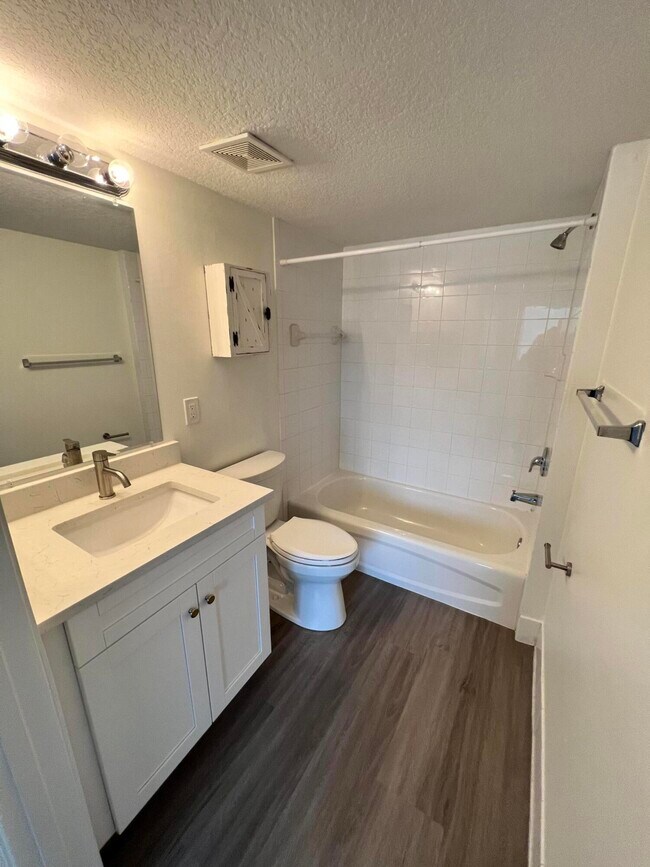 Foto del edificio - 3474 Briar Bay Blvd