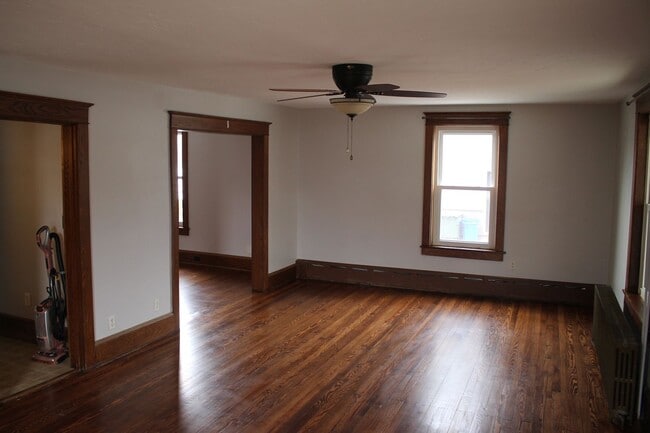 Building Photo - Single Family Home