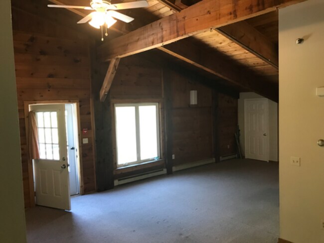 Foto del edificio - 32 Hoit Mill Rd