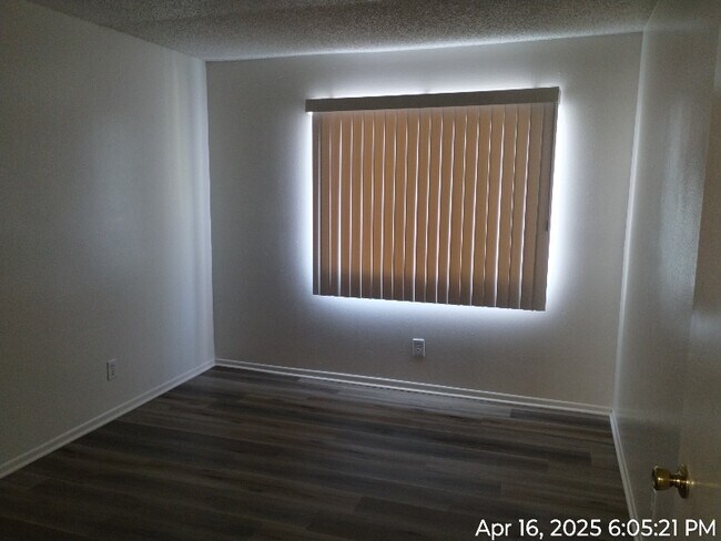 Foto del edificio - 38290 5th St E