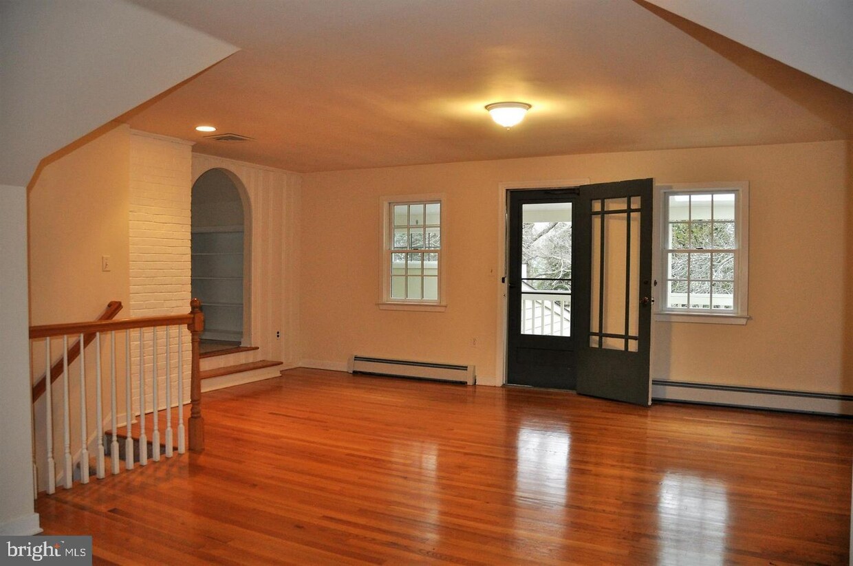 Primary Photo - 22 CARNEGIE Dr