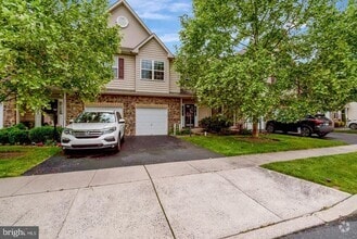 Building Photo - 155 Providence Ln