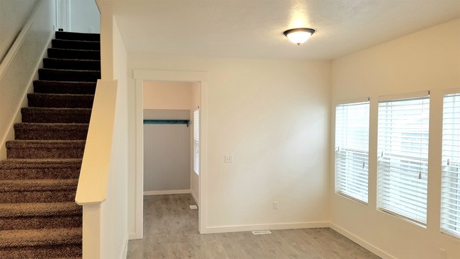 Building Photo - 13369 S Stone Hayes Ct