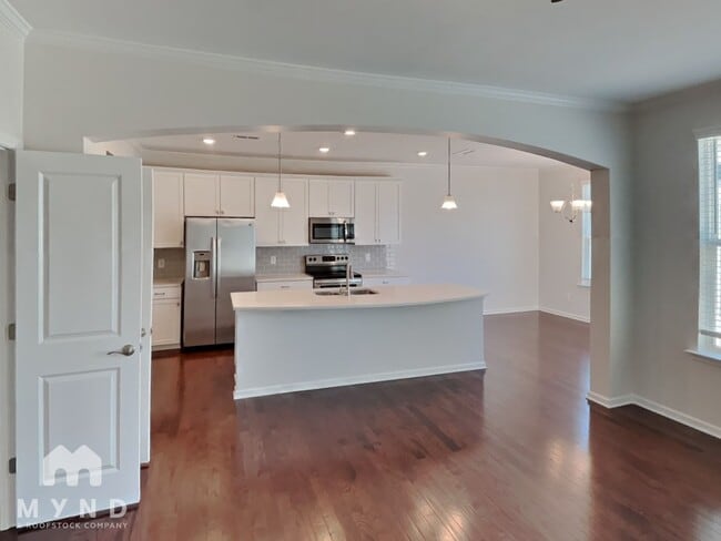 Building Photo - 776 River Park Road