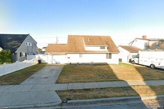 Building Photo - 11 Skylark Ln