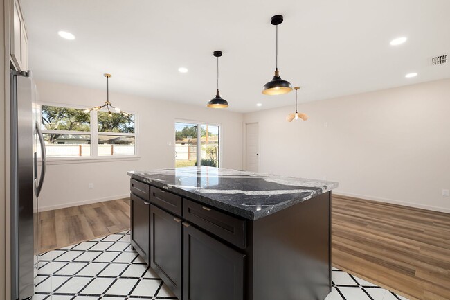 Foto del edificio - A Fresh Start on Orchid Ave!