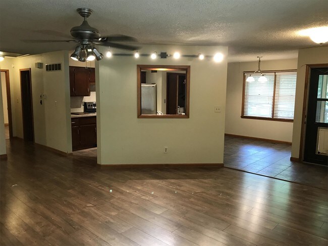 Foto del edificio - 1612 E 476th Rd