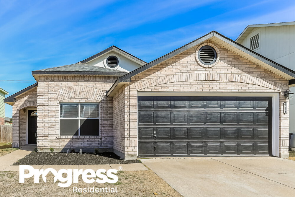 Primary Photo - 10124 Chapel Ridge Dr