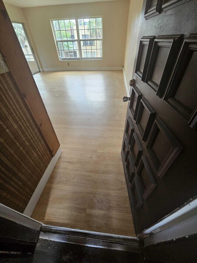 Foto del edificio - 4211 NW 19th St