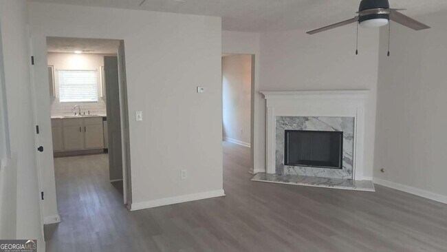 Foto del edificio - 5677 Wind Gate Ln