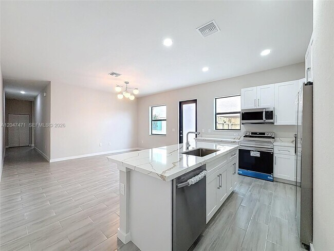Foto del edificio - 402-414 NW 41st St