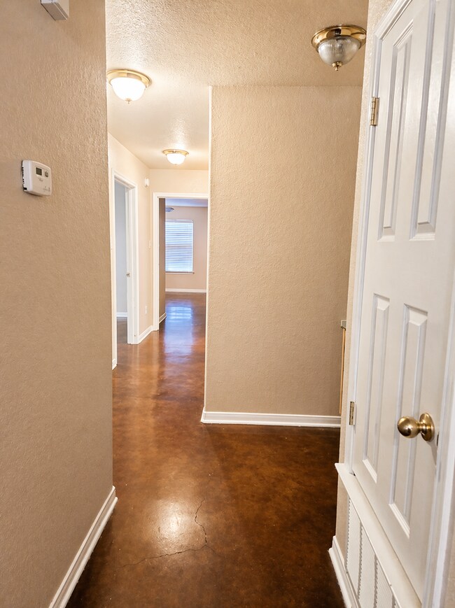 Foto del edificio - 1606 Libby Ln