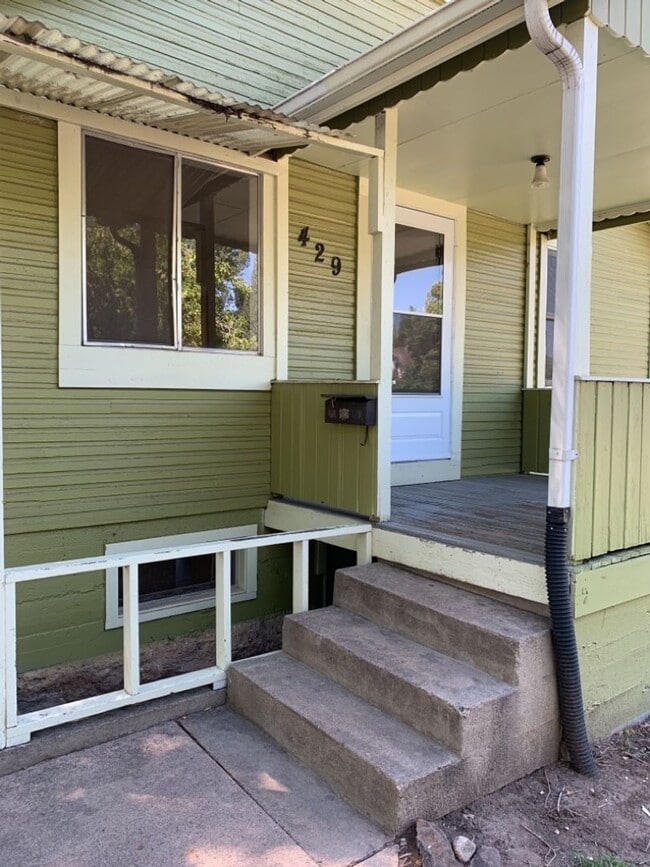 Building Photo - 4 Bed 2 Bath Old Town Fort Collins Home on Corner Lot