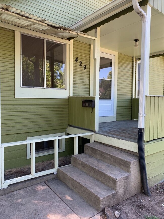 Foto del edificio - 4 Bed 2 Bath Old Town Fort Collins Home on Corner Lot