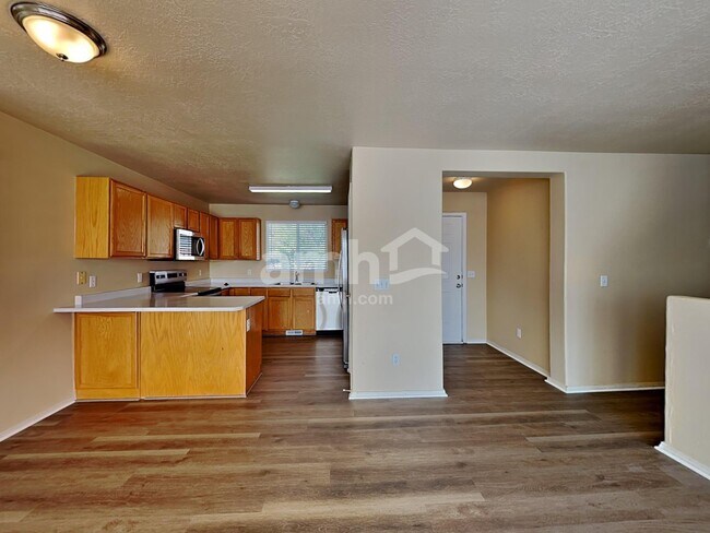 Foto del edificio - 5551 Geneva Way