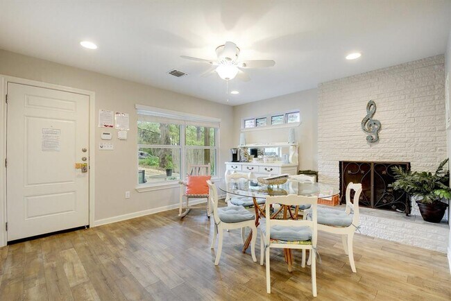 Foto del edificio - 2330 Westforest Dr