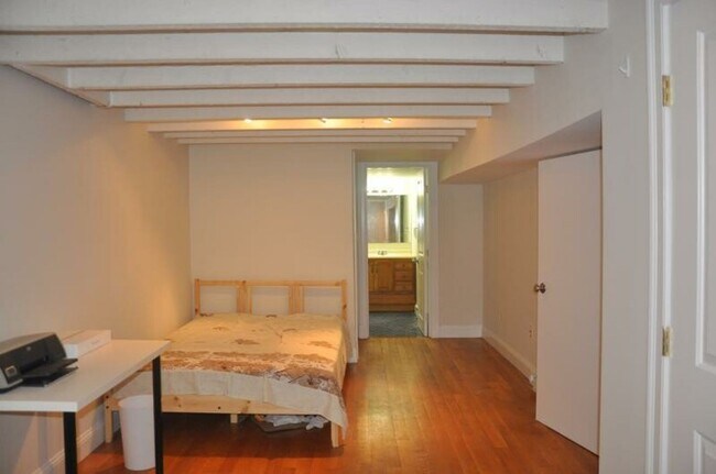 Foto del edificio - 842 Huntington Ave