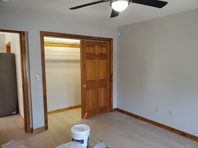 Building Photo - 266 Pleasant St
