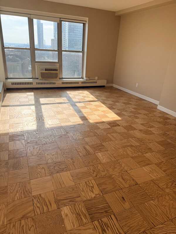 Foto del edificio - 4333 N Oakland Ave