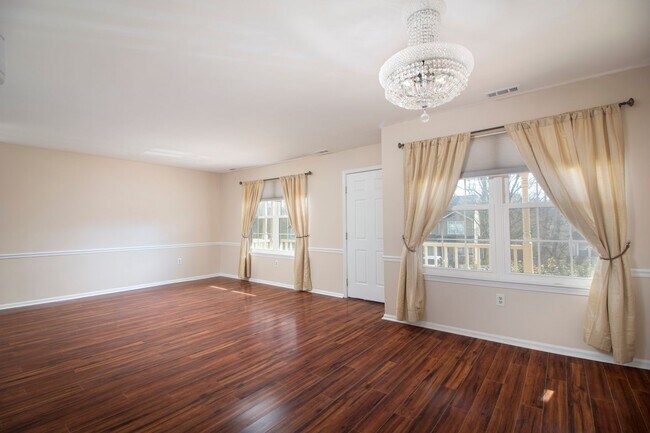 Building Photo - Enormous 4BR townhome with COUNCIL ROCK SC...