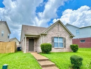 Building Photo - 10268 Sterling Ridge Dr