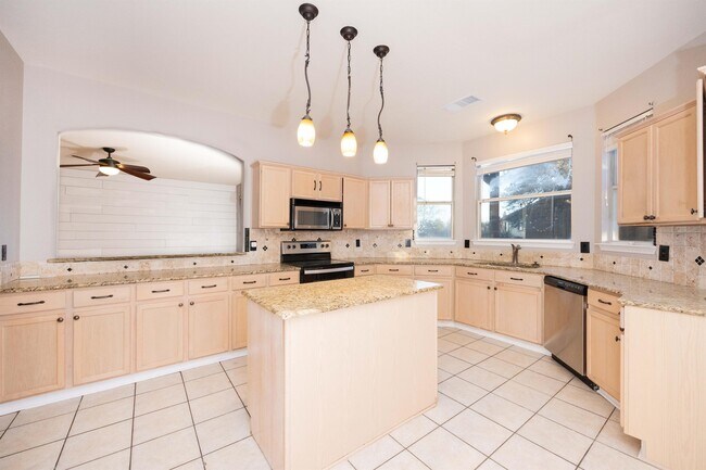 Building Photo - 1506 Crescent Point