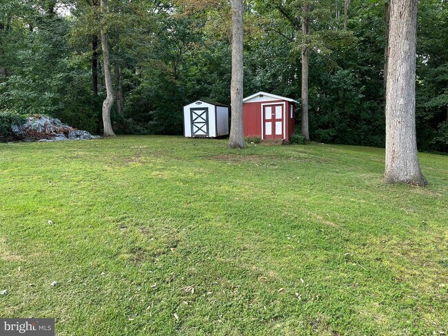 Foto del edificio - 8416 Rugby Rd