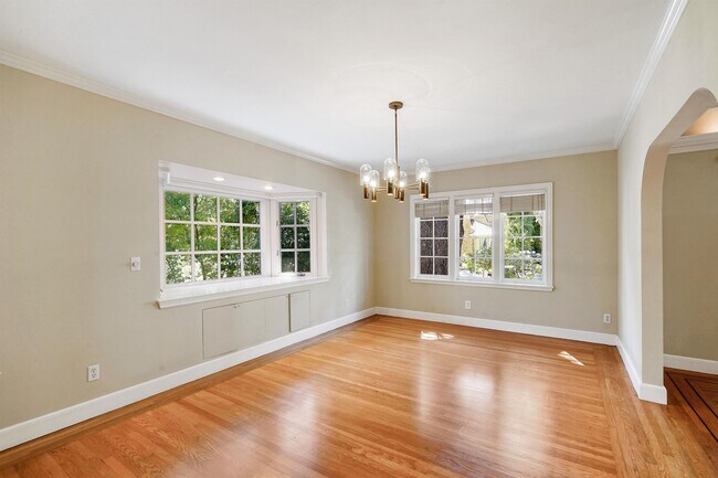 Building Photo - 253 Seale Ave