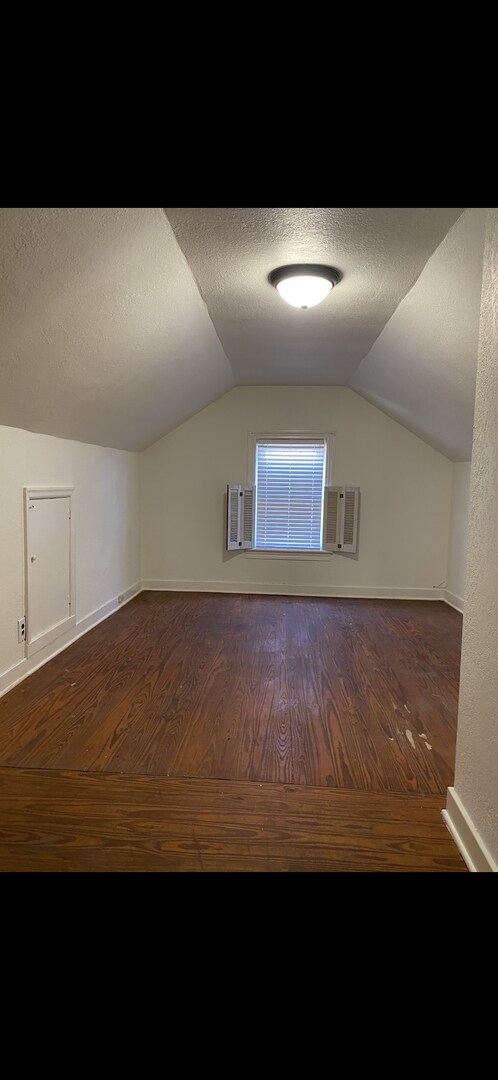 Foto del edificio - 4 Bedroom House / South Jackson