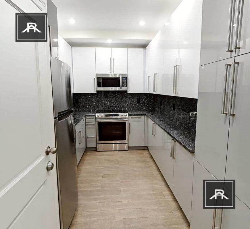Foto principal - 3 bedroom in Brookline MA 02446