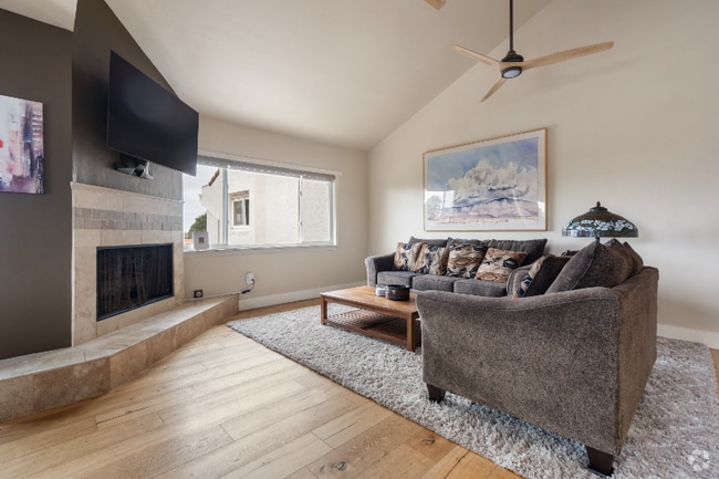 Building Photo - 317 Crocus Ct