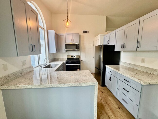 Foto del edificio - NEWLY REMODELED - 3 Bedroom 2 Bath Home for Rent