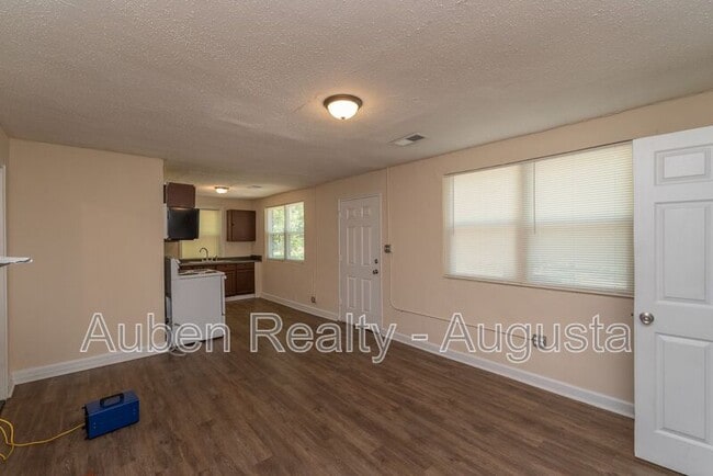 Foto del edificio - 2202 Roosevelt Dr