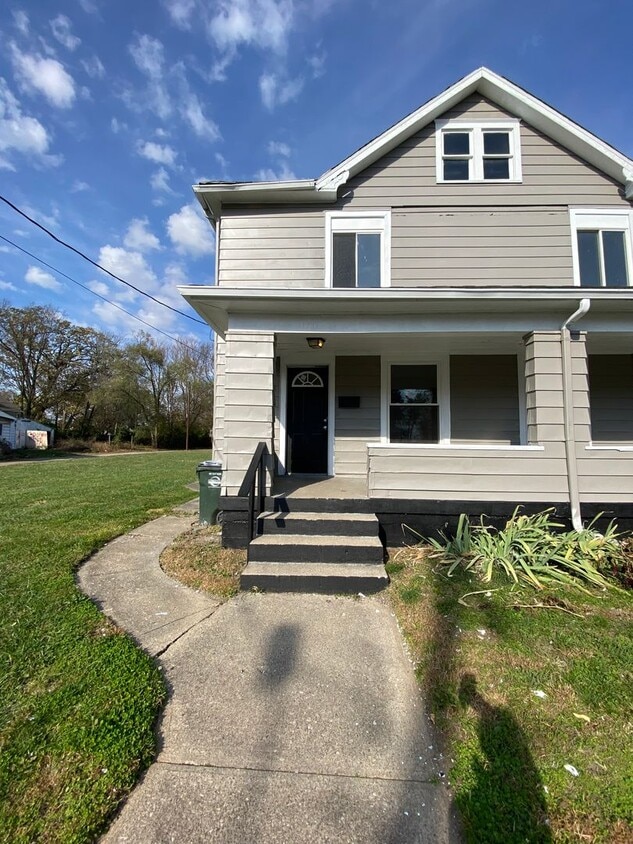 Foto principal - 1331-1333 Woodlawn Ave