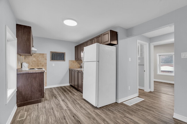 Building Photo - 270 Elizabeth St