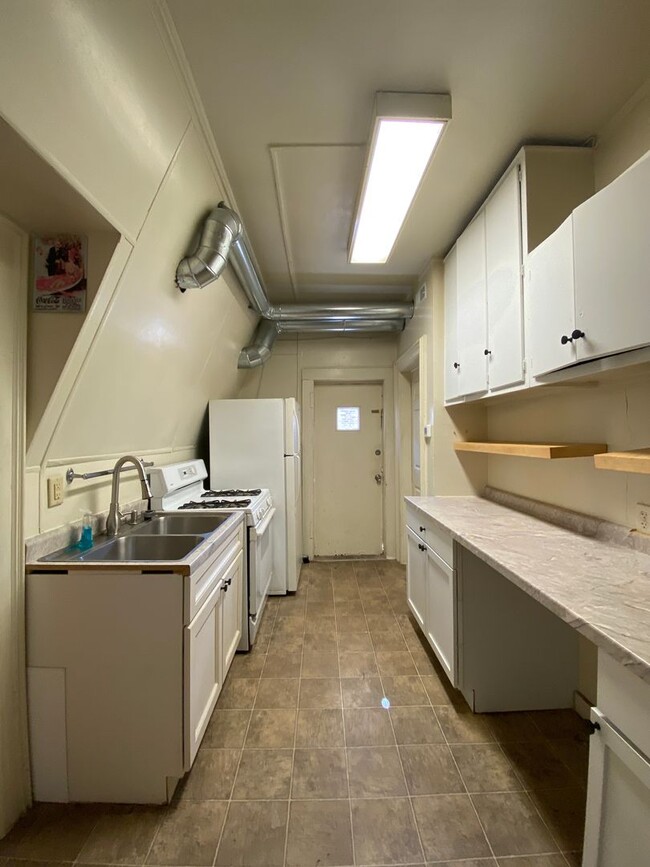 Foto del edificio - 302 E Lincoln Ave