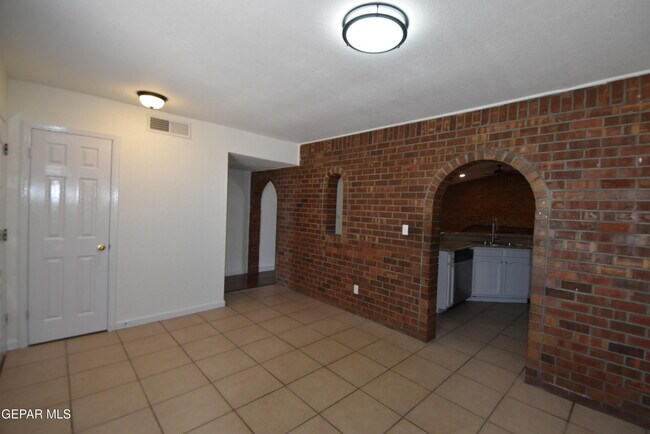 Foto del edificio - 3417 Guthrie St