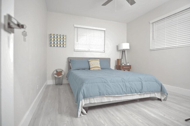 Photo - 2543 E Brill St Apartment