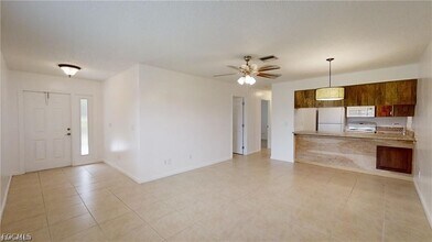 Building Photo - 2303 NE 6th St