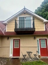 Building Photo - 73 Webster Ave