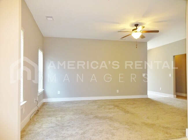 Building Photo - Home For Rent In Calera! Available to View!!