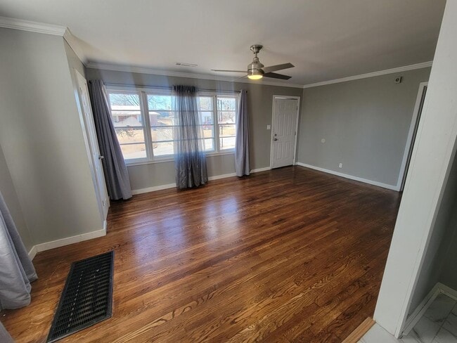 Building Photo - SECTION 8 APPROVED!