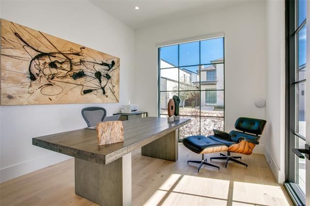 Foto del edificio - 9721 Kerrisdale Ln
