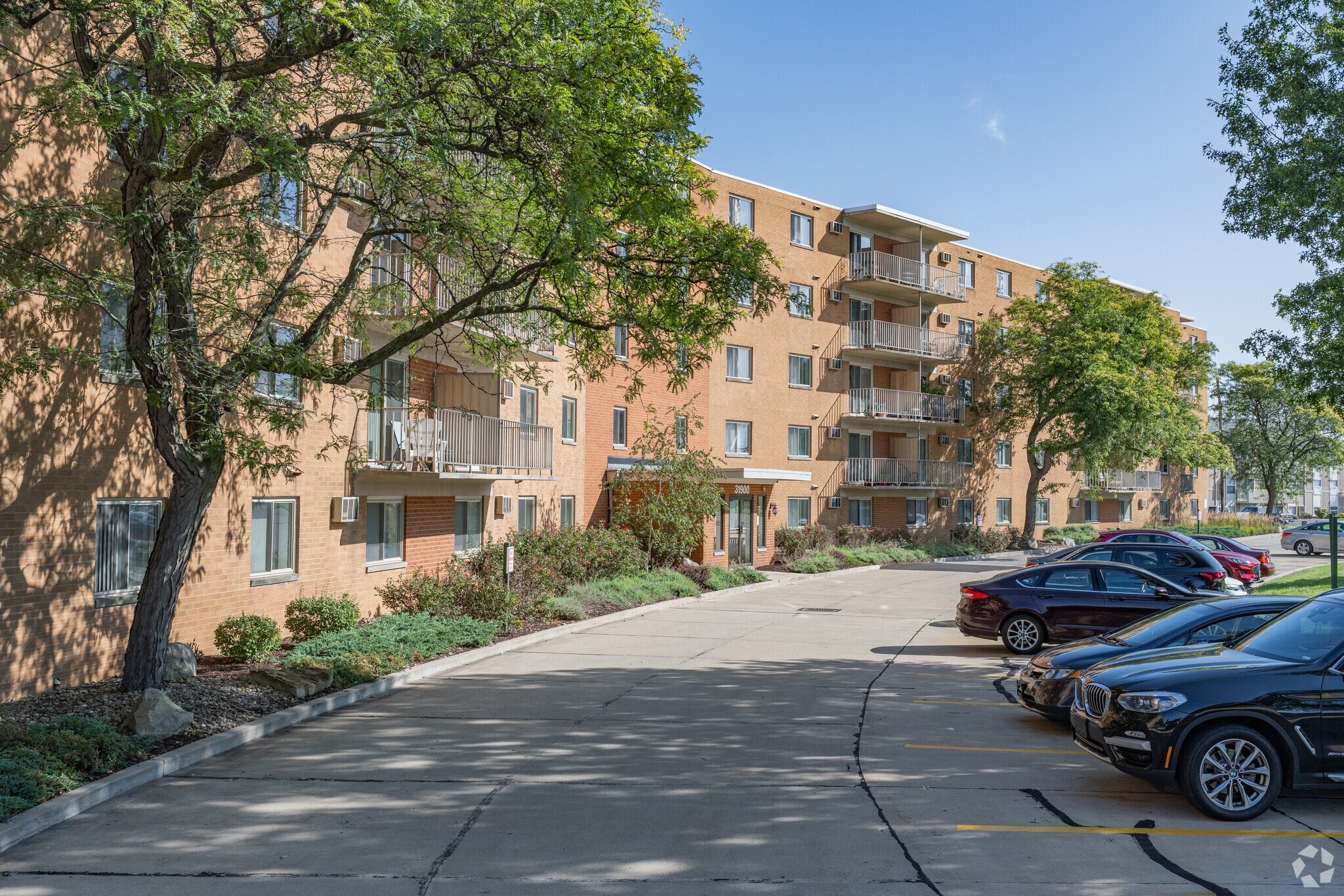 Willowick Towers – photo 1 of 34
